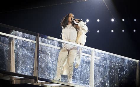 photo rihanna en concert à la tele2 arena à stockholm le 4 juillet 2016 purepeople