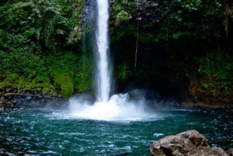 Must Visit Waterfalls In Costa Rica The Howler Magazine