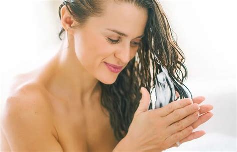 how to take a shower the right way to keep your hair healthy