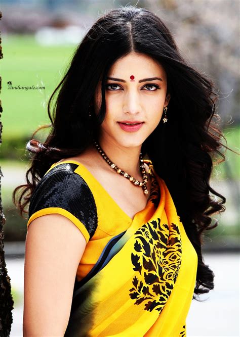 Shruti Hassan Hot Cleavage Show In A Low Neck Dress Indiangalz
