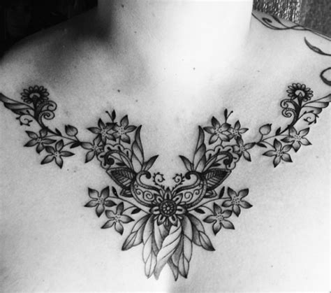 10 Necklace Tattoos That Prove Body Art Is The Best Accessory