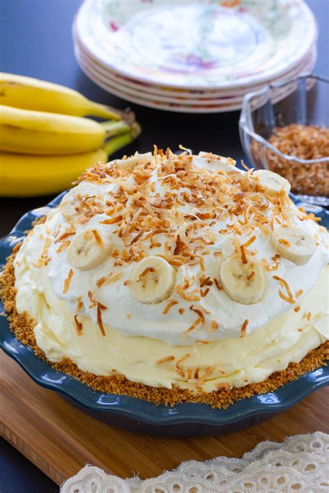 fluffy banana cream pie recipe video a spicy perspective