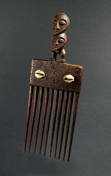 Épinglé Sur African Art Combs