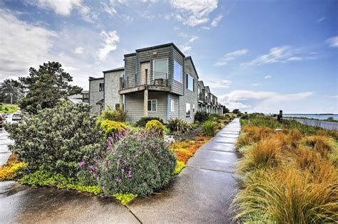 waterfront newport townhome wincredible views updated