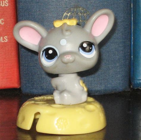 Percys World Of Toys Series 2 4235 Littlest Petshop Puppy Greay