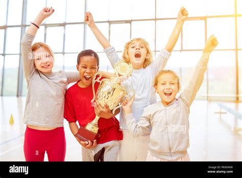 Children Cheering Sports Hi Res Stock Photography And Images Alamy
