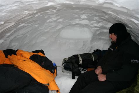 How To Build A Snow Cave For Winter Survival 5 Steps With Pictures