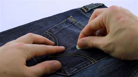 Comment retirer un chewing-gum collé sur un jean