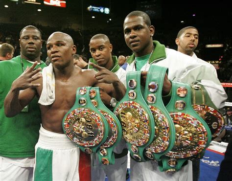 Floyd Mayweathers Likeness On Coveted Wbc Green And Gold Belt For