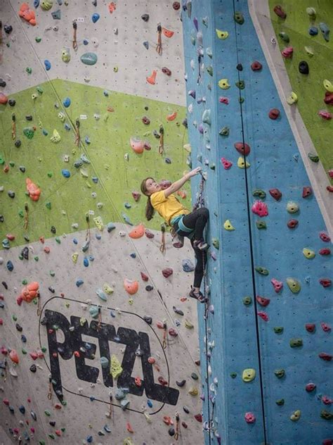 Learn To Lead Climb Indoors John Healy Climbing