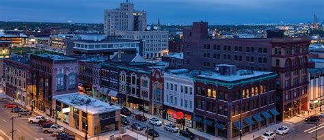 Urban Revival Five Years Ago Downtown Decatur Il Was A Ghost Town