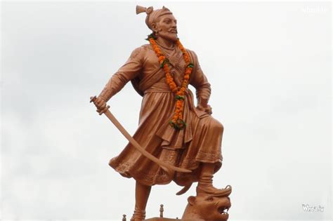 Chatrapati Shivaji Maharaj Standing Statue Hd Wallpaper Chhatrapati