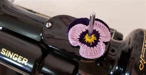 Spool Pin Doily Pansy Flower Vintage Sewing Machines Doilies Pansies