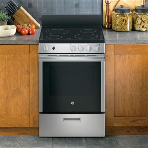 Ge Appliances 24 Smooth Top Electric Range With Steam Clean In