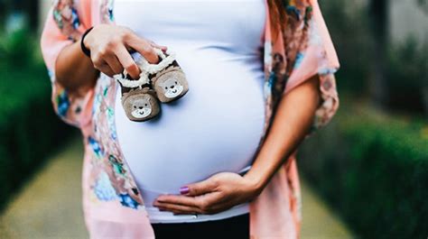 21 beautiful maternity photos maternity picture ideas for a pregnancy photo shoot