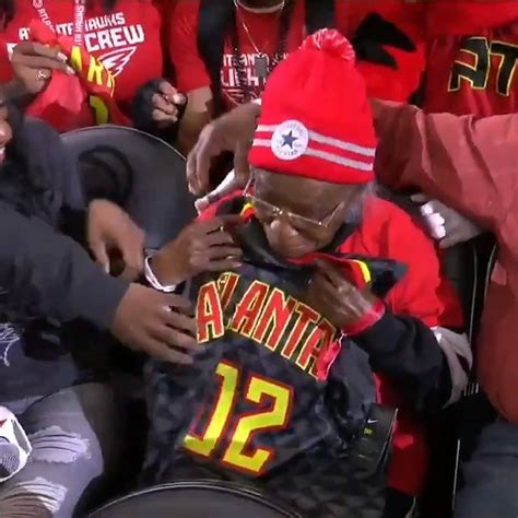 Hawks Fan Celebrates 102nd Birthday This Atlanta Hawks Fan Celebrated