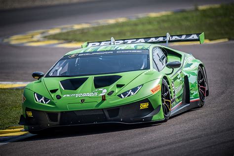 Lamborghini Celebrates Production Of 400th Huracán Racing Car