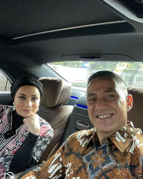 romantis ferdy hasan dan istri baru anniversary ke 28