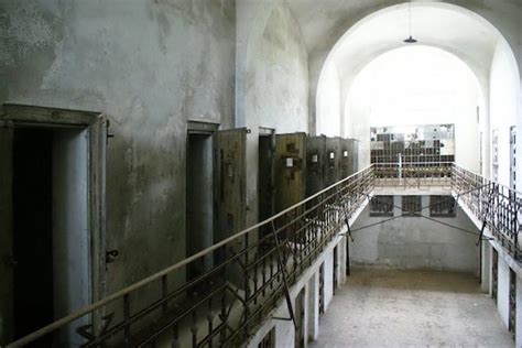 Terrifying Historical Prisons Barnorama