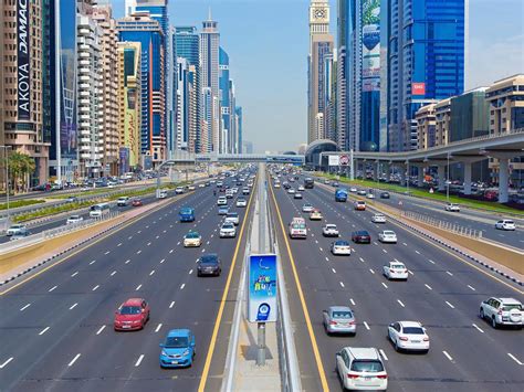 Autofahren In Dubai Emirat Verkehrsregel In Den Vae Mit Tipps