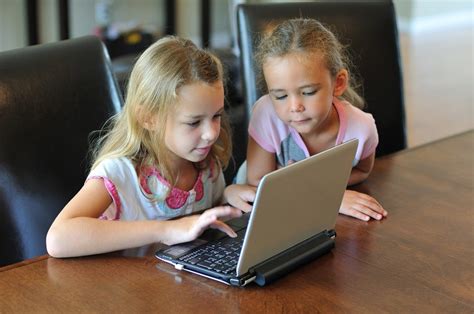 Jak Nauczyć Dziecko Korzystać Bezpiecznie Z Internetu Mamdziecko W
