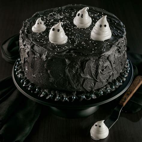 Spooky Halloween Chocolate Cake With Merengue Ghosts Recipe Gourmet