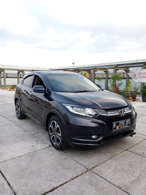 It makes the most of its small dimensions thanks to an. HR-V: Honda Hrv 1.8 prestige 2015 grey km 20 rban ...