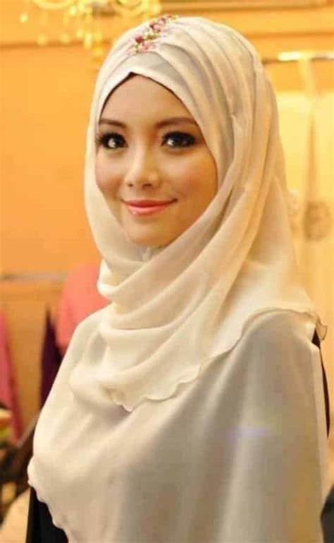 18 Cute Ways To Tie Hijab With Different Outfits