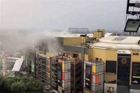Noida Dlf Mall Of India Roof Collapse Footage Goes Viral Authorities Say