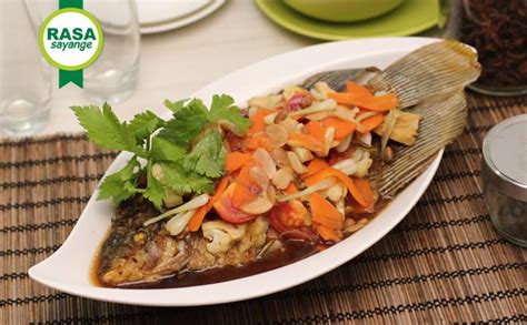 Tak heran jika diolah apa saja, menu ini disukai. Sup Ikan Goreng Tauco | rasasayange.co.id