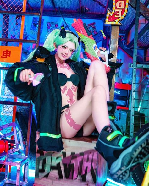 Cyberpunk Edgerunner Asian Nos Mostra O Cosplay Perfeito De Rebecca