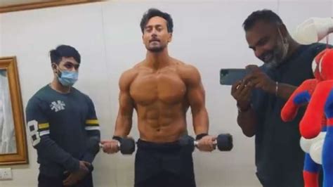Tiger Shroff Flaunts Chiselled Body As He Preps For Heropanti 2 See