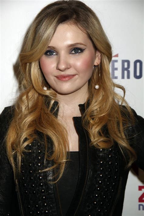 Who Knew Abigail Breslin Would Be My Newest Fashion Icon The Studded Leather Jacket Pearl