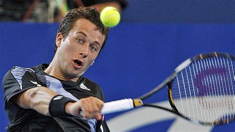 The german can only bring the balls high and centrally back into the field. Kohlschreiber und Kamke erreichen Viertelfinale ...