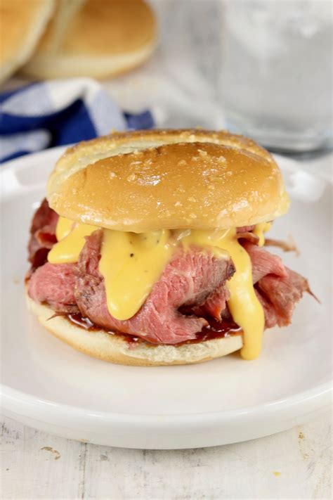 The sandwich is best known in massachusetts primarily on the north shore. Roast Beef and Cheddar Sandwich (With images) | Roast beef and cheddar, Beef sandwich, Best ...