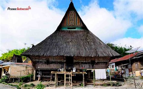 Rumah adat batak toba adalah salah satu kekayaan budaya dan peninggalan sejarah yang berasal dari nenek moyang kita. Rumah Adat Batak Mandailing / Rumah Adat Sumatera Utara ...
