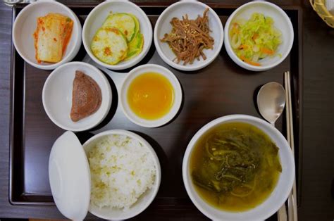 Simple Traditional Korean Breakfast Kimchimari
