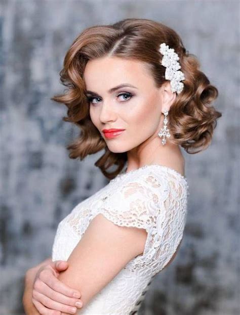 Refreshing second day hair is easy: Wedding Hairstyles For Medium Length Curly Hair | Curly ...