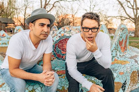 The show is syndicated by premiere networks, a subsidiary of iheartmedia. Bobby Bones & The Raging Idiots • Red Light Management