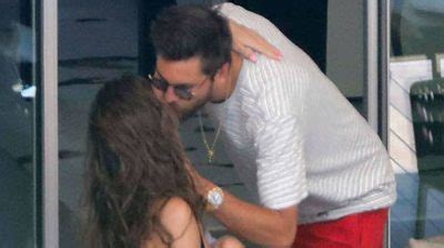 Scott Disick Hangs Out With Topless Woman The Statesman