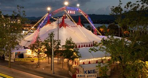 Eine lange tradition, tolle shows und viele. Zirkus Knie ist sich über Programm zu 100.Jubiläum uneinig