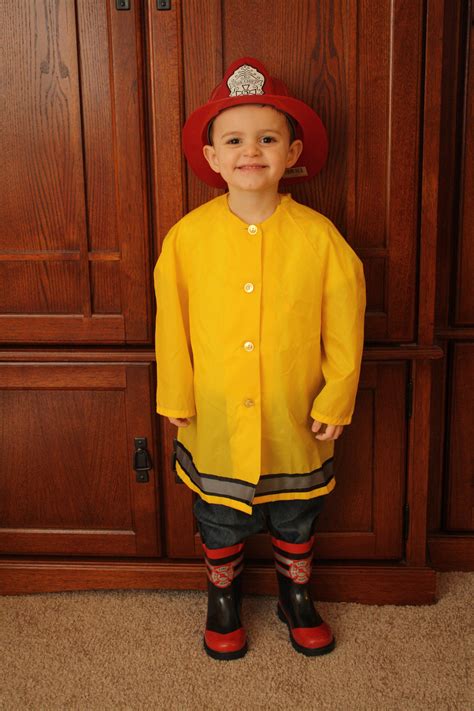 Little Boys Fireman Costume Cheap Raincoat With Two Layers Of Ribbon
