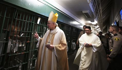 Christmas Mass returns to LA Men's Central Jail after COVID