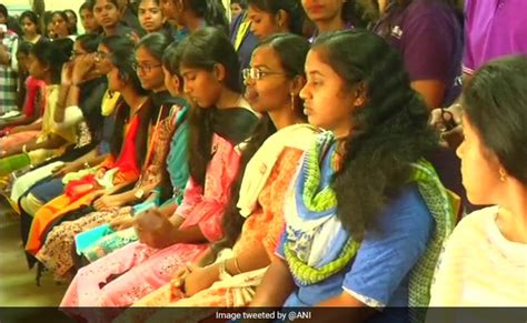 80 College Girls Donate Hair For Cancer Patients In Tamil Nadu