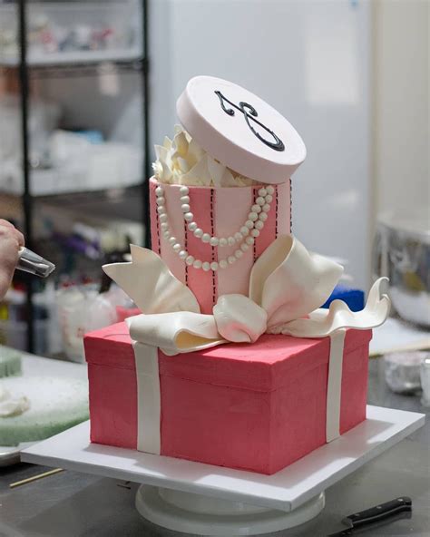 We did not find results for: Buttercream cake with sugar decorations by Bijou's Sweet ...