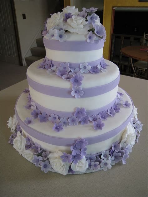 Lilac Wedding Cake Shades Of Purple Pinterest Lilac Wedding Cakes