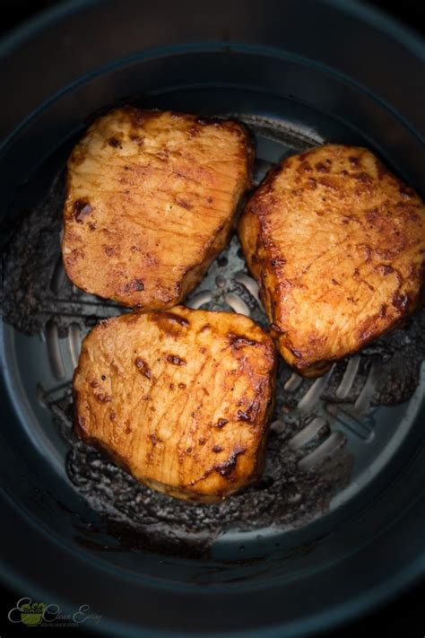 Breaded air fryer pork chops are moist and cook up crisp in the air fryer without the added fat of traditional southern fried pork chops. BEST AIR FRYER BONELESS PORK CHOPS - Enjoy Clean Eating