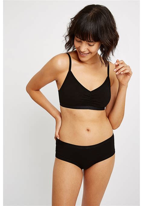 Featuring brands from us, canada, europe, and australia. 22 Ethical & Sustainable Underwear Brands (For All Types ...
