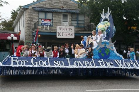 Do a living room fireplace with stockings and a christmas tree and santa clause popping in and out of sight down the chimeny. Church Christmas Parade Floats - Bing images | Christmas parade floats, Christmas float ideas ...