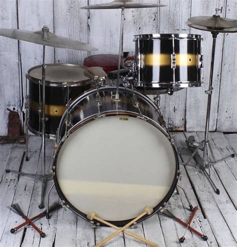 Ludwig Vintage 60s Club Date Drum Kit W 57 Wfl Snare And Hardware Bags